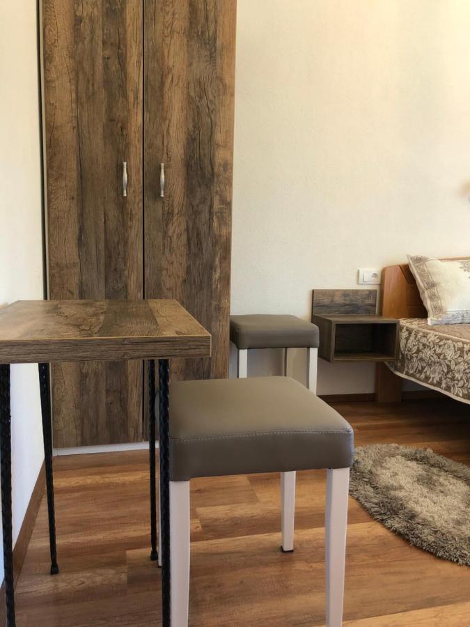 Guesthouse D&D Licko Petrovo Selo Екстериор снимка