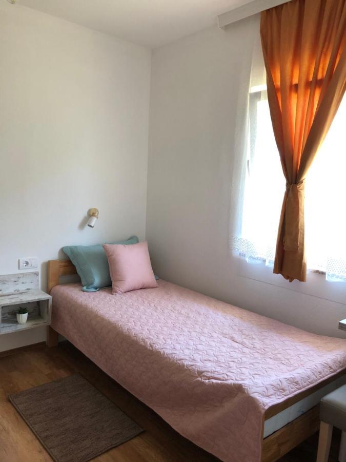 Guesthouse D&D Licko Petrovo Selo Екстериор снимка