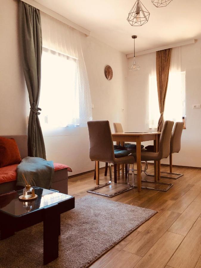 Guesthouse D&D Licko Petrovo Selo Екстериор снимка